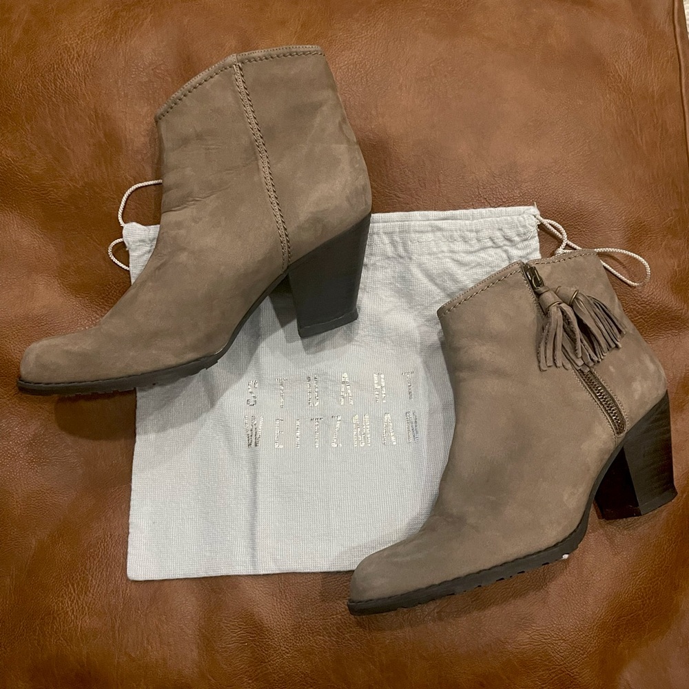 Stuart Weitzman Suede Prancing Tassel Block Heel … - image 1